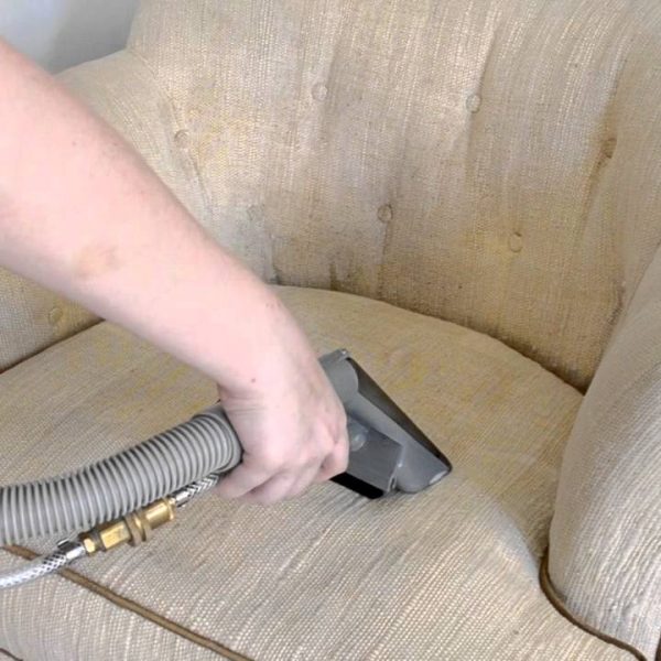 Sai lầm phổ biến khi giặt ghế sofa mà bạn nên tránh 